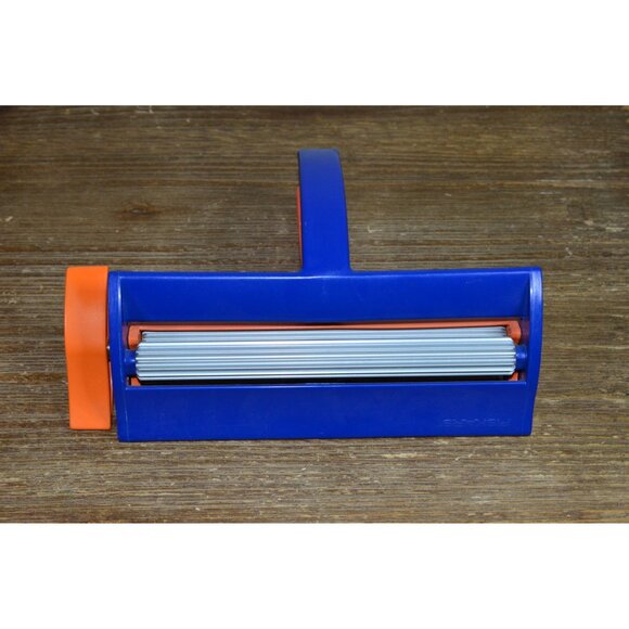 Fiskars Paper Crimper Cardmaking Scrapbooking Papercrafts Office Crafts - Picture 4 of 6